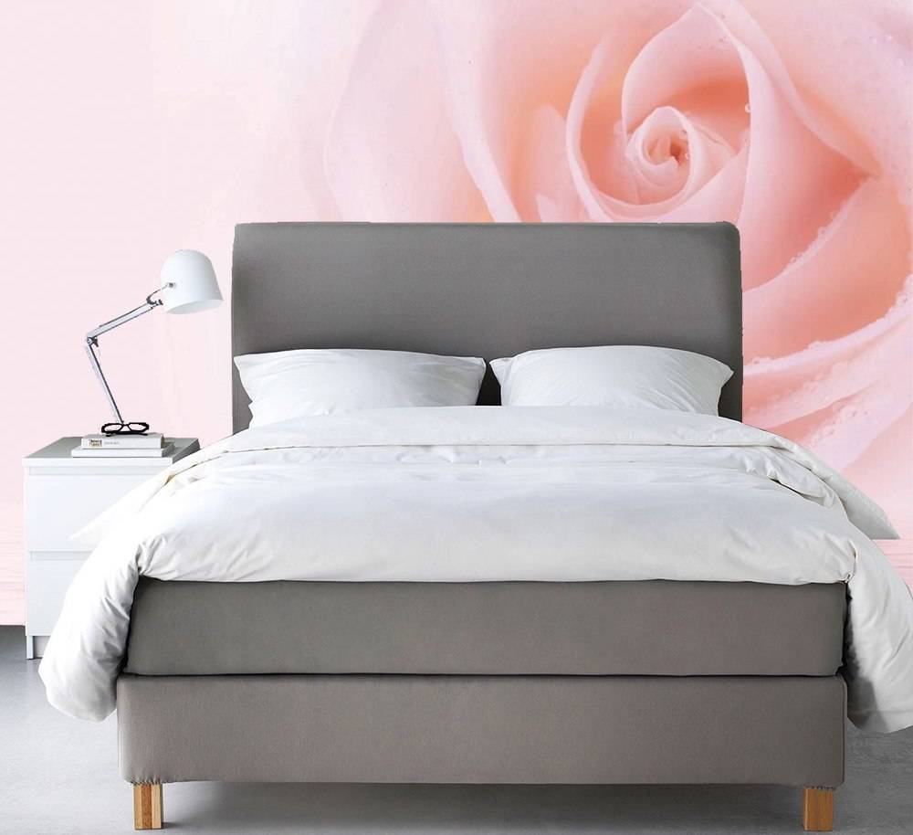 фотообои с розой в спальне