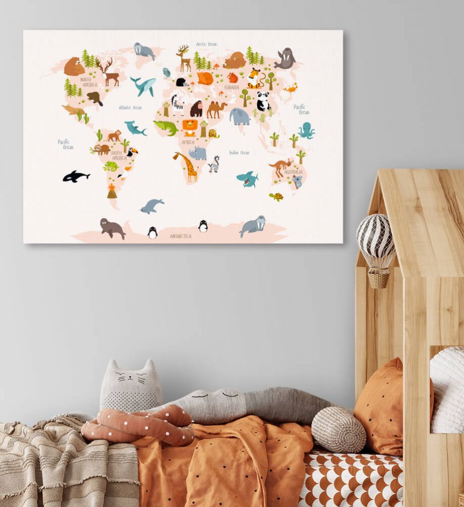 Картина Карта континентов с животными Артикул s31807, купить картину на холсте ТМ Walldeco