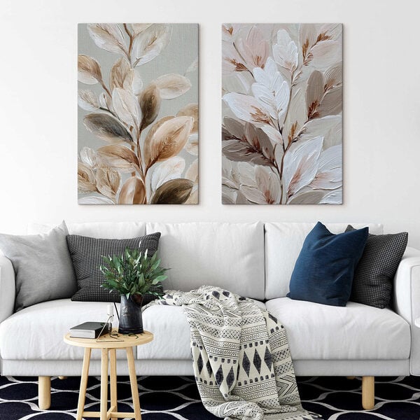 Delicate leaves in soft tones
