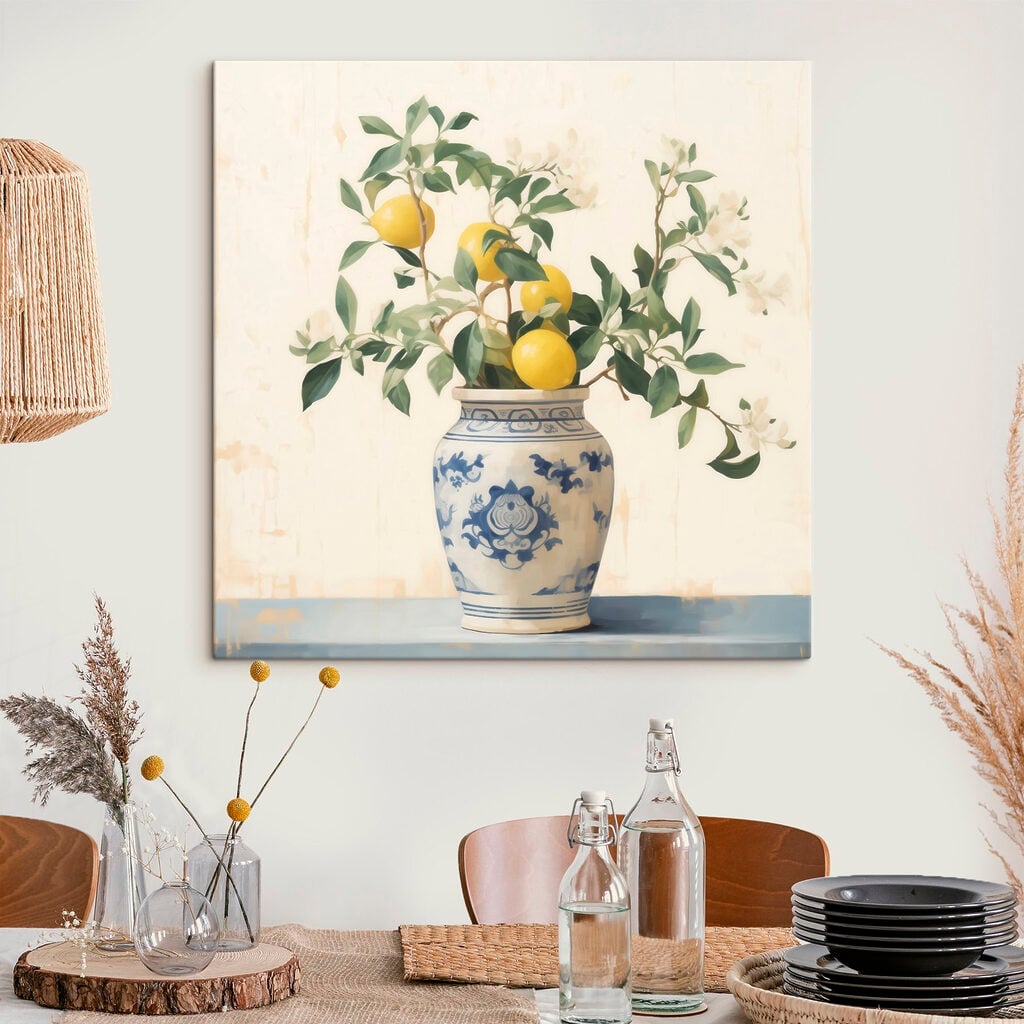 Vase with lemons in it